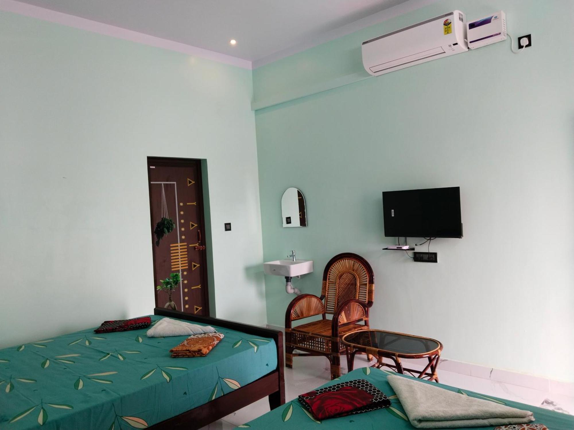 Vedhav Residency Hotel Канякумари Екстериор снимка