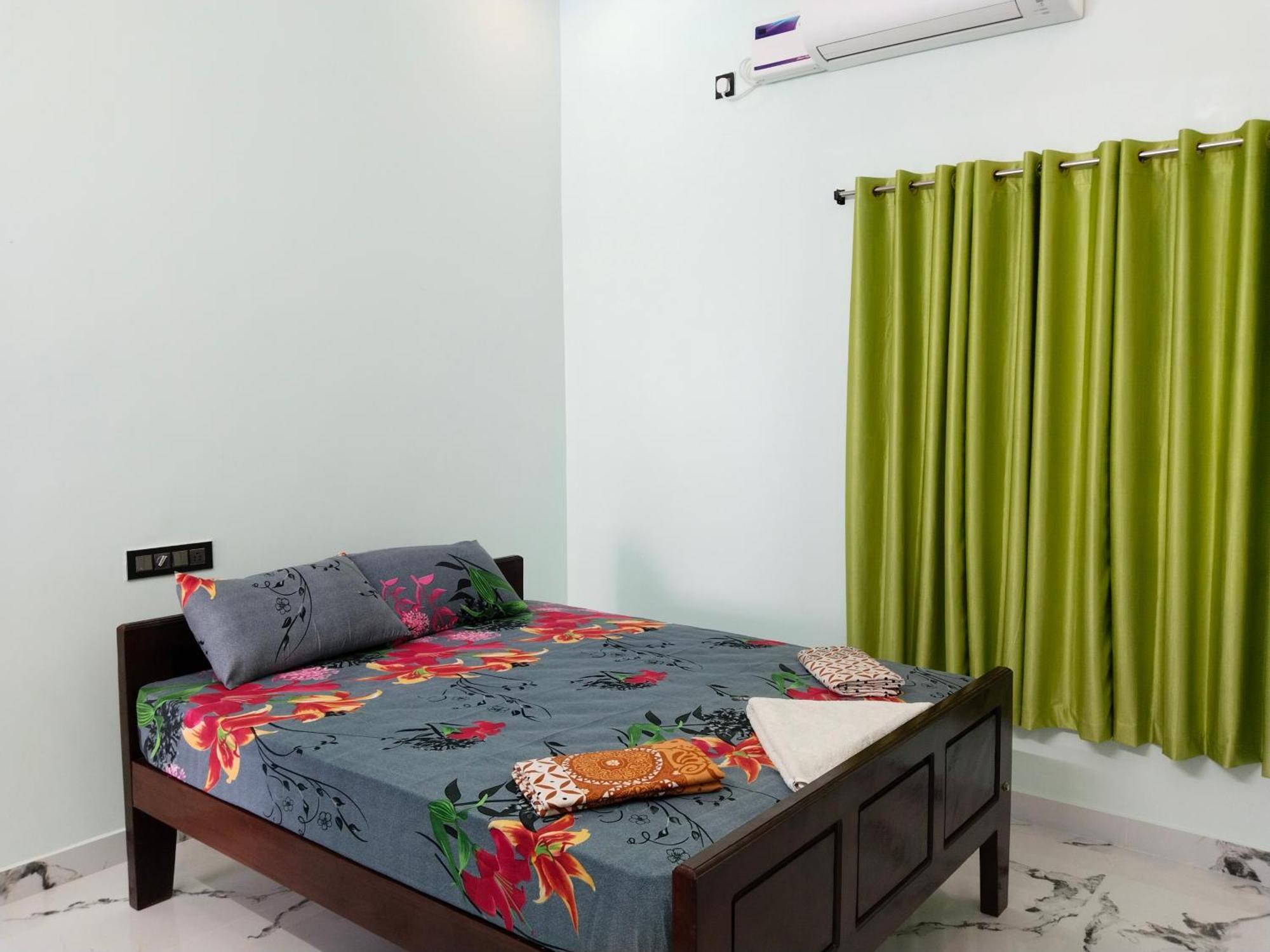 Vedhav Residency Hotel Канякумари Екстериор снимка